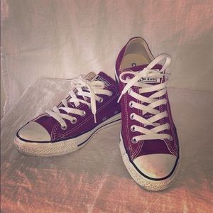 Converse women’s size 8